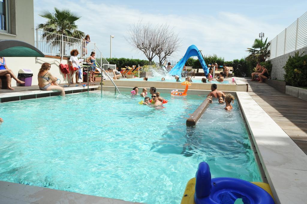Hotel Fedora Riccione Kültér fotó